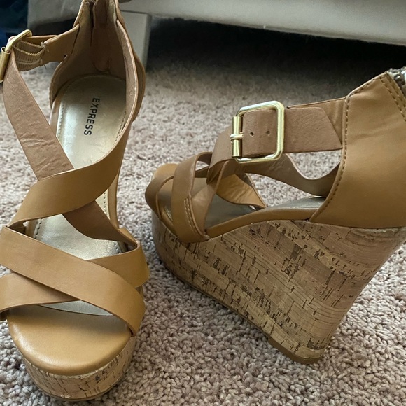 Express wedges size 7 - Picture 4 of 11